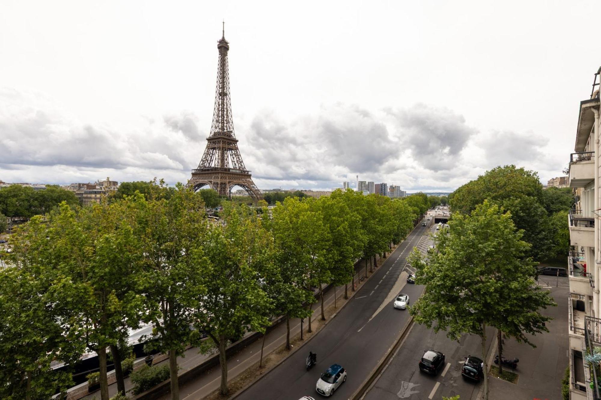 Cmg Tour Eiffel/ New York *